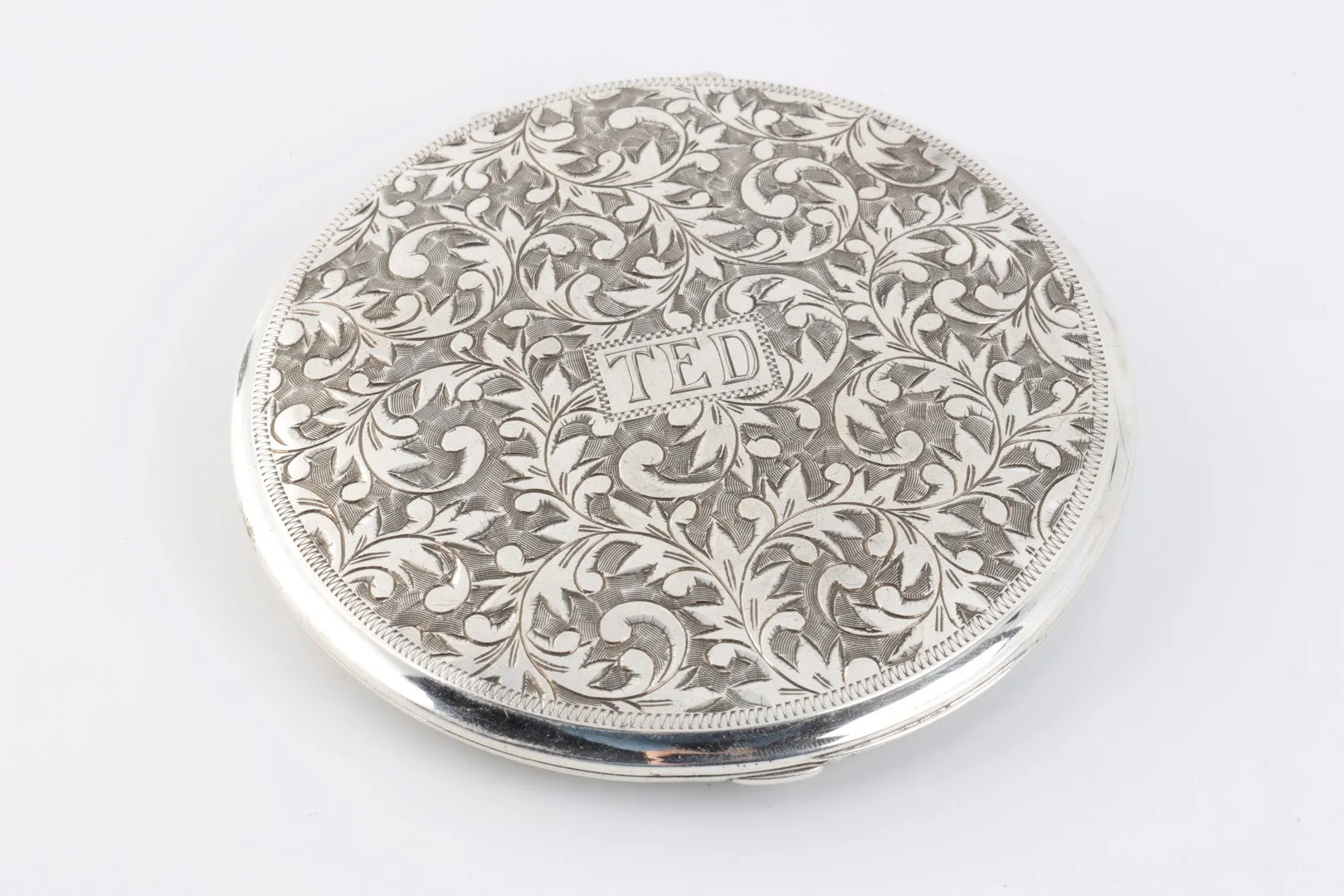 950 Silver Loose Powder Makeup Compact (151.63g.)