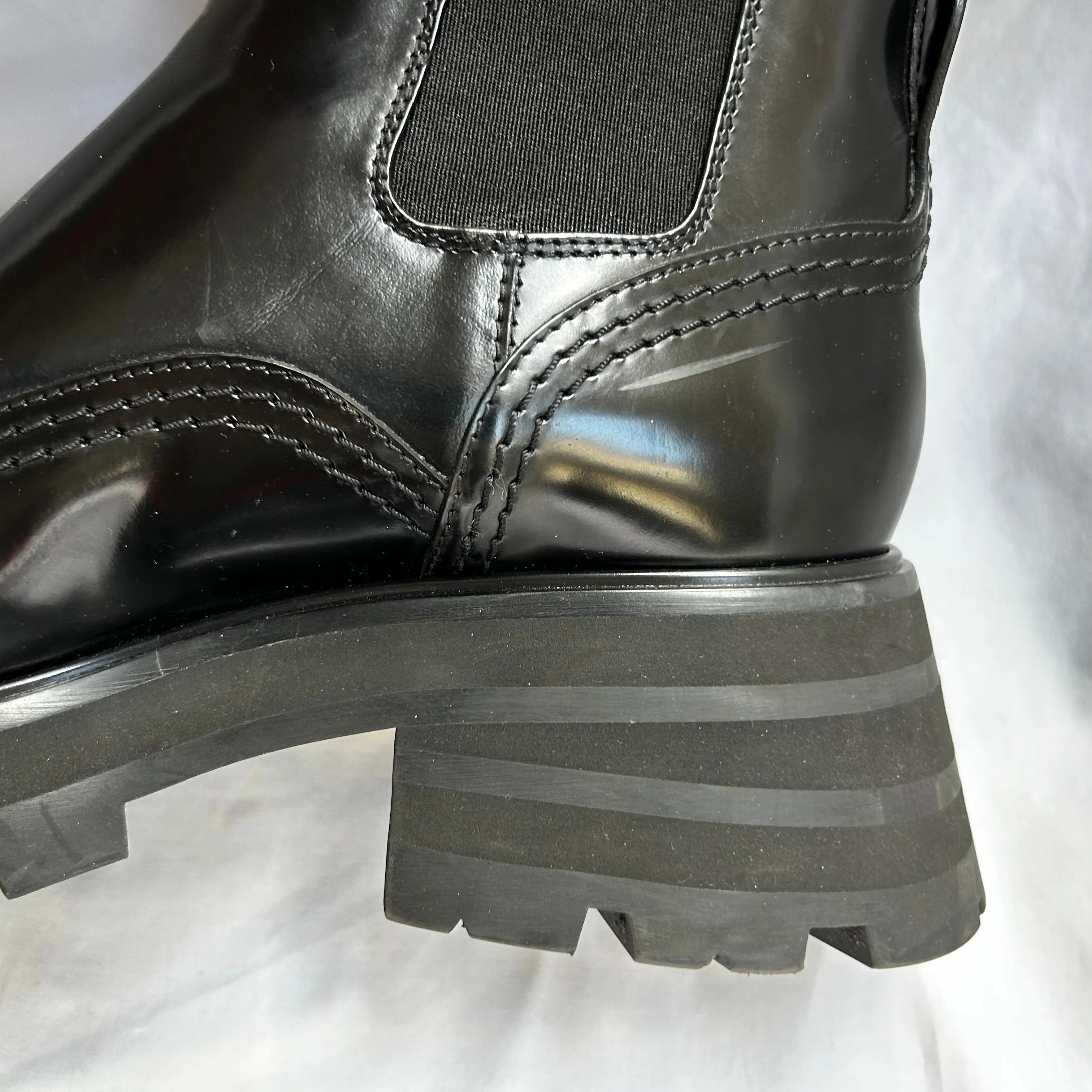 Alexander McQueen 675 Black Leather Wander Chelseas Boots 41