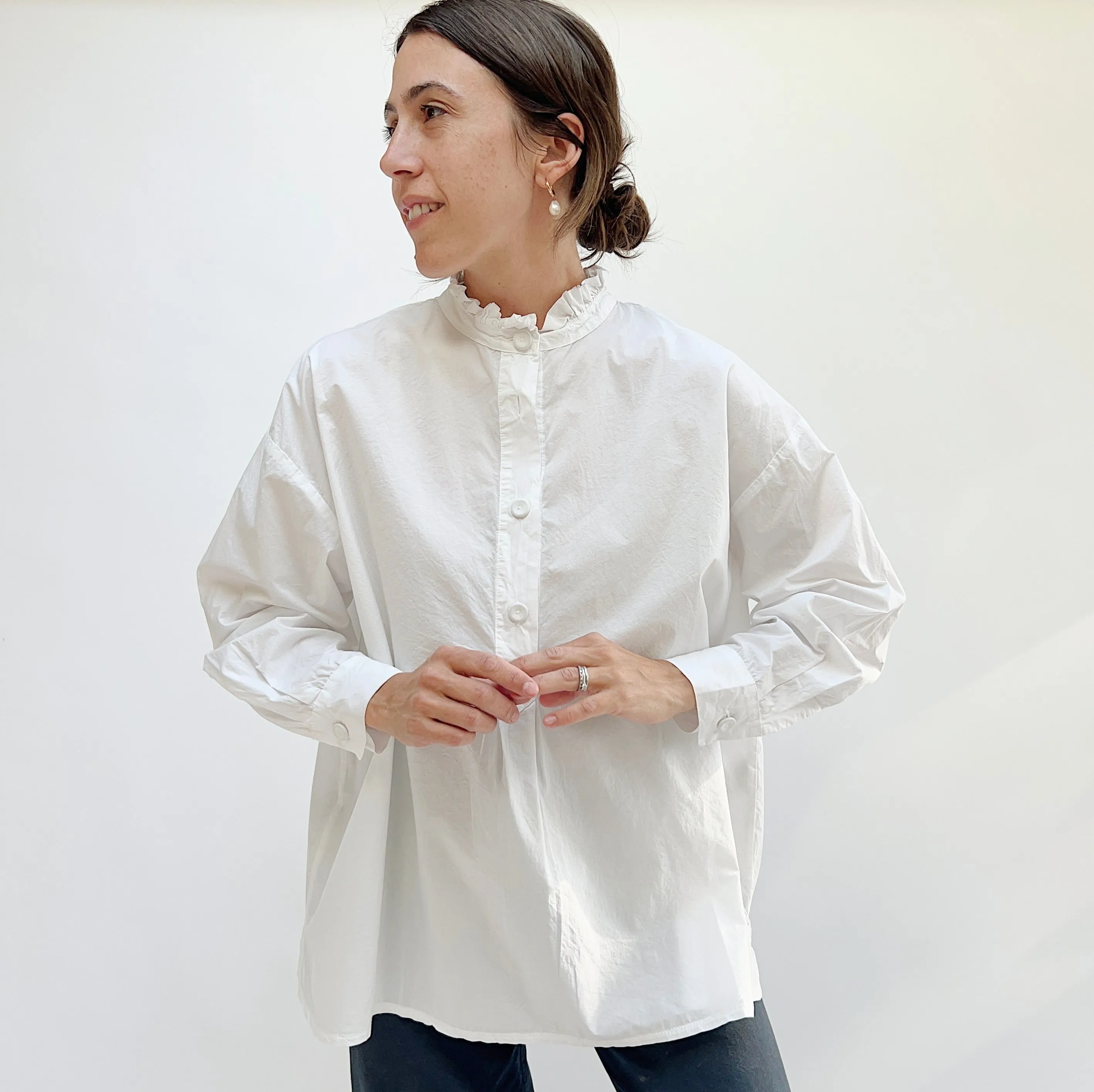 Baci | Ruffle Collar Shirt in White