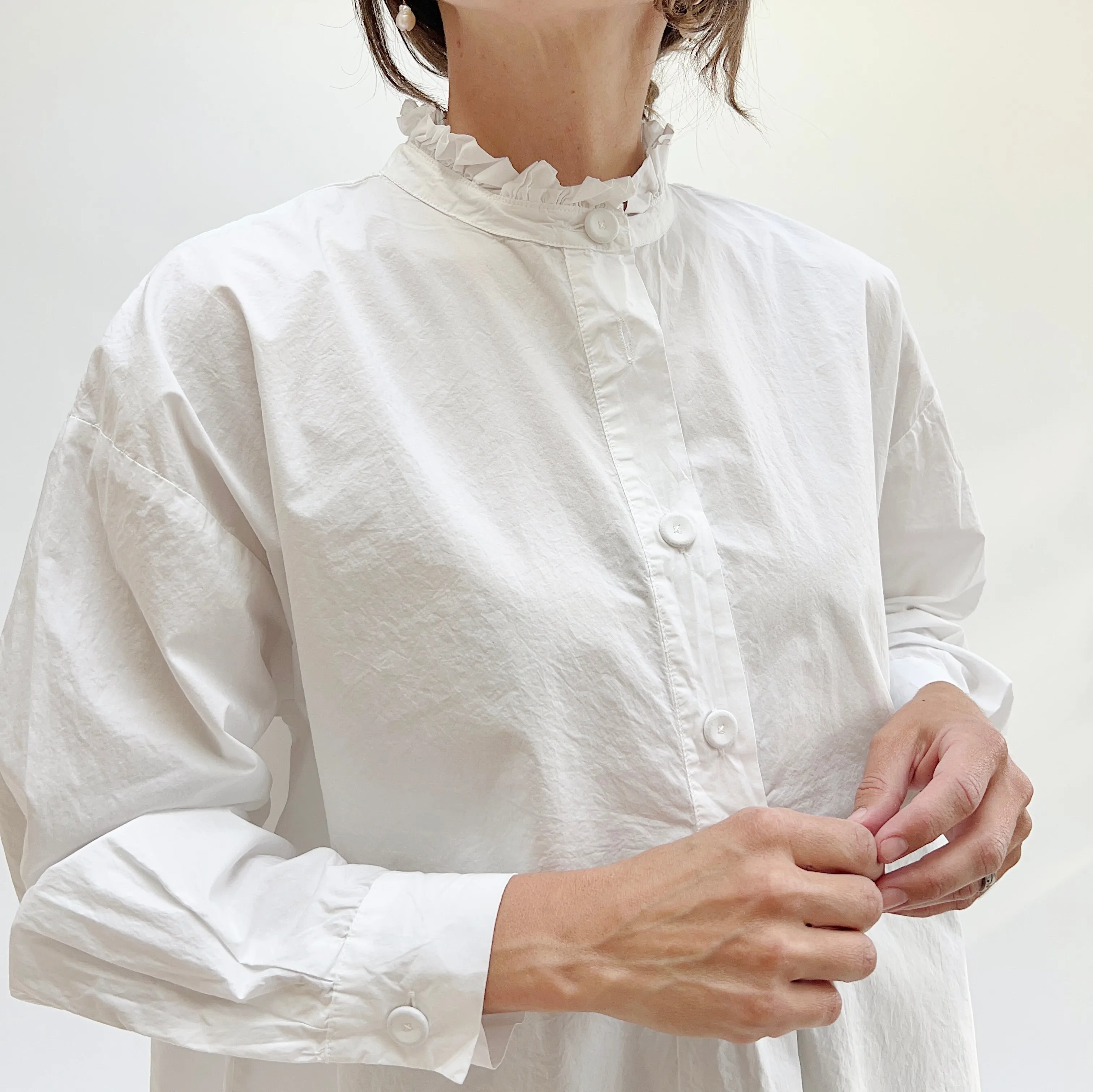 Baci | Ruffle Collar Shirt in White