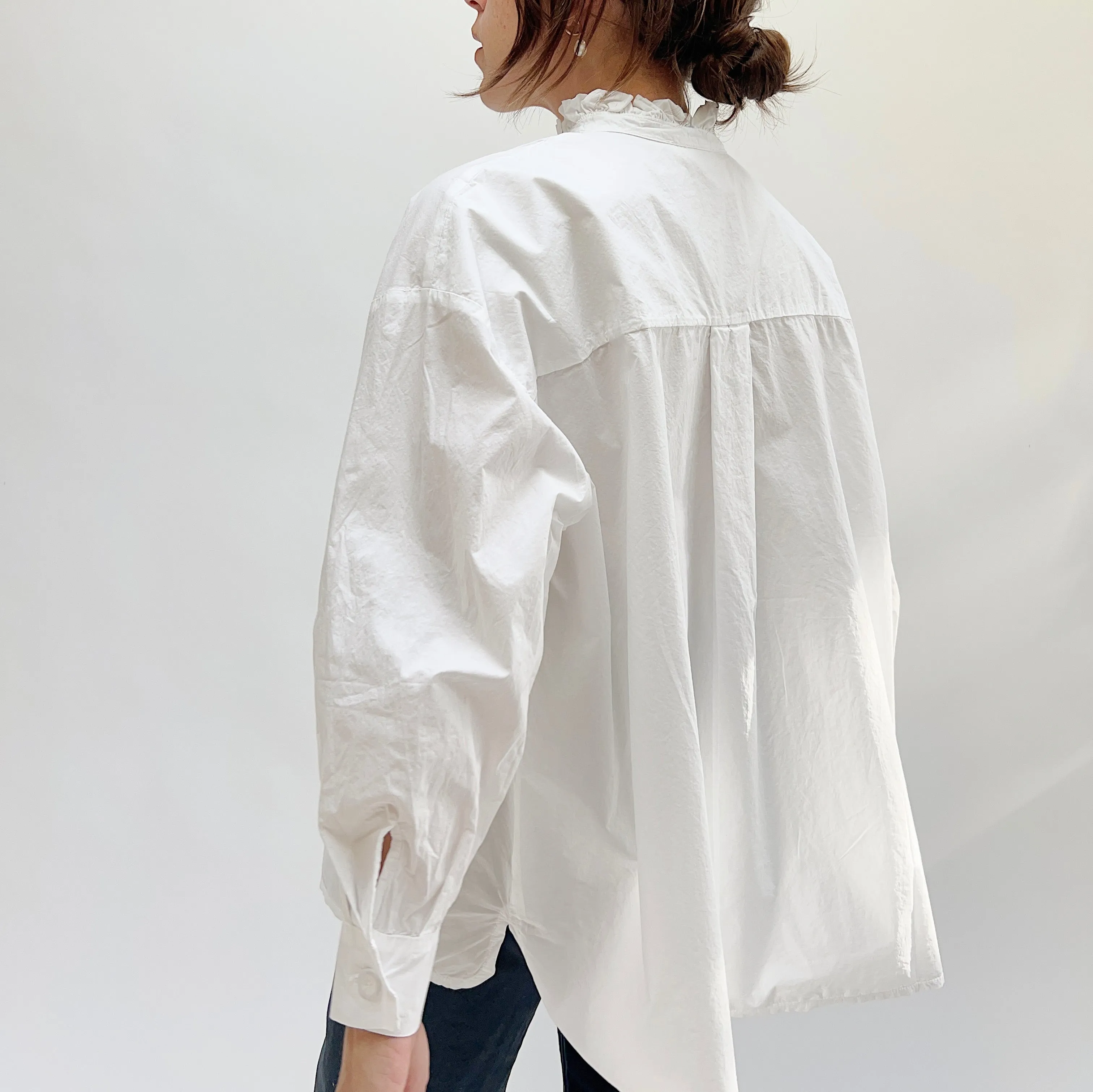 Baci | Ruffle Collar Shirt in White