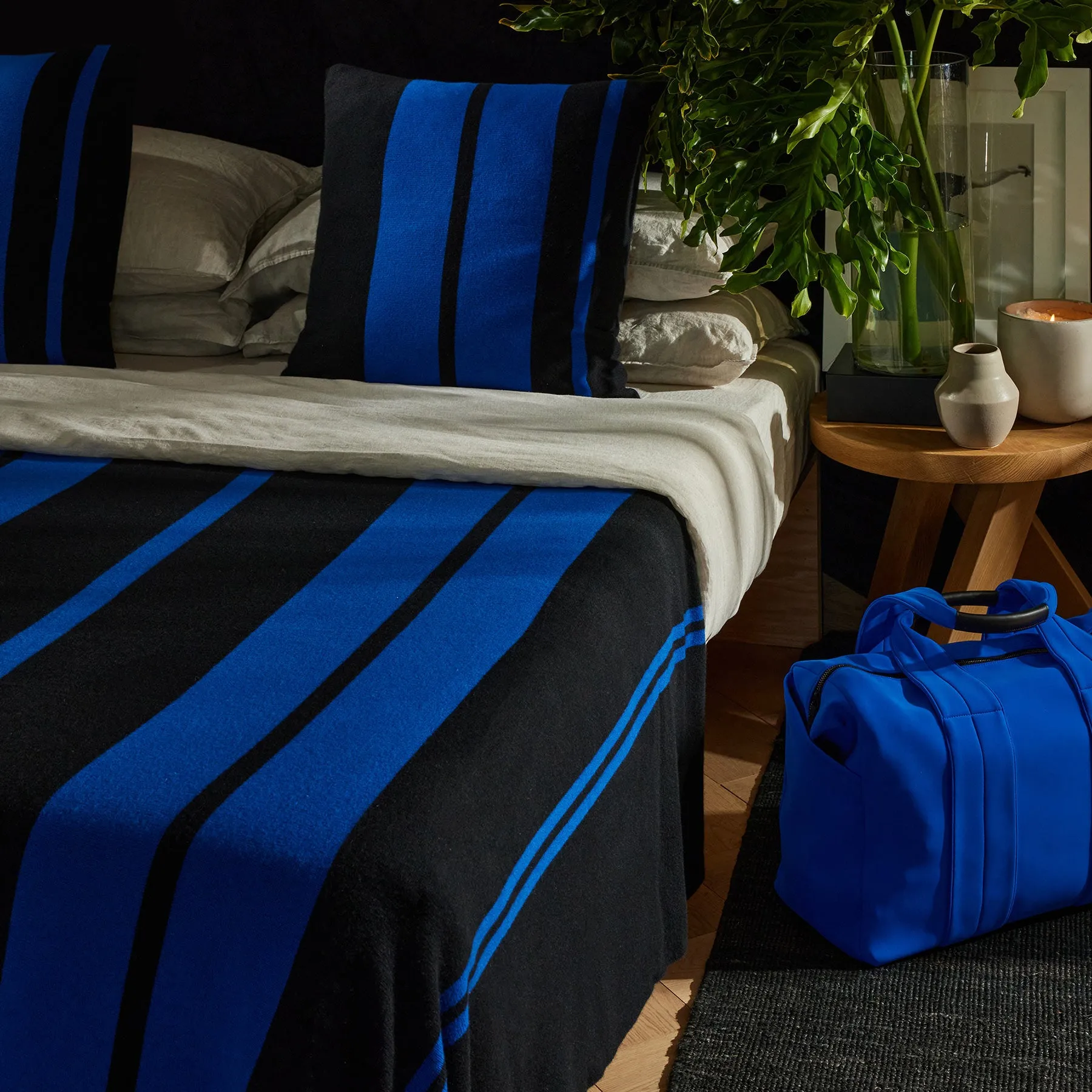 Cashmere Stripe Knit Blanket - Black/Royal Blue