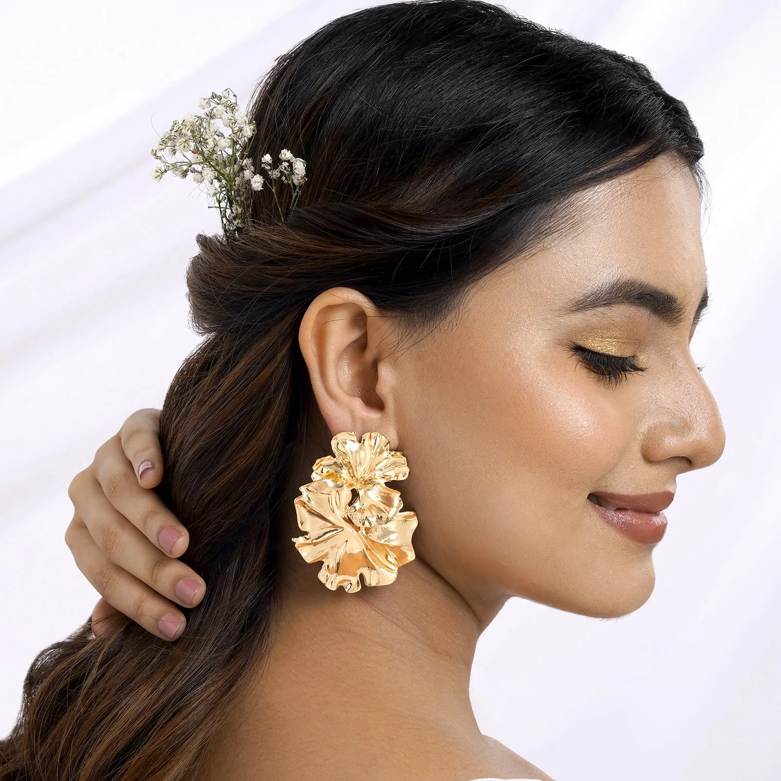 Fiora Gold Earrings