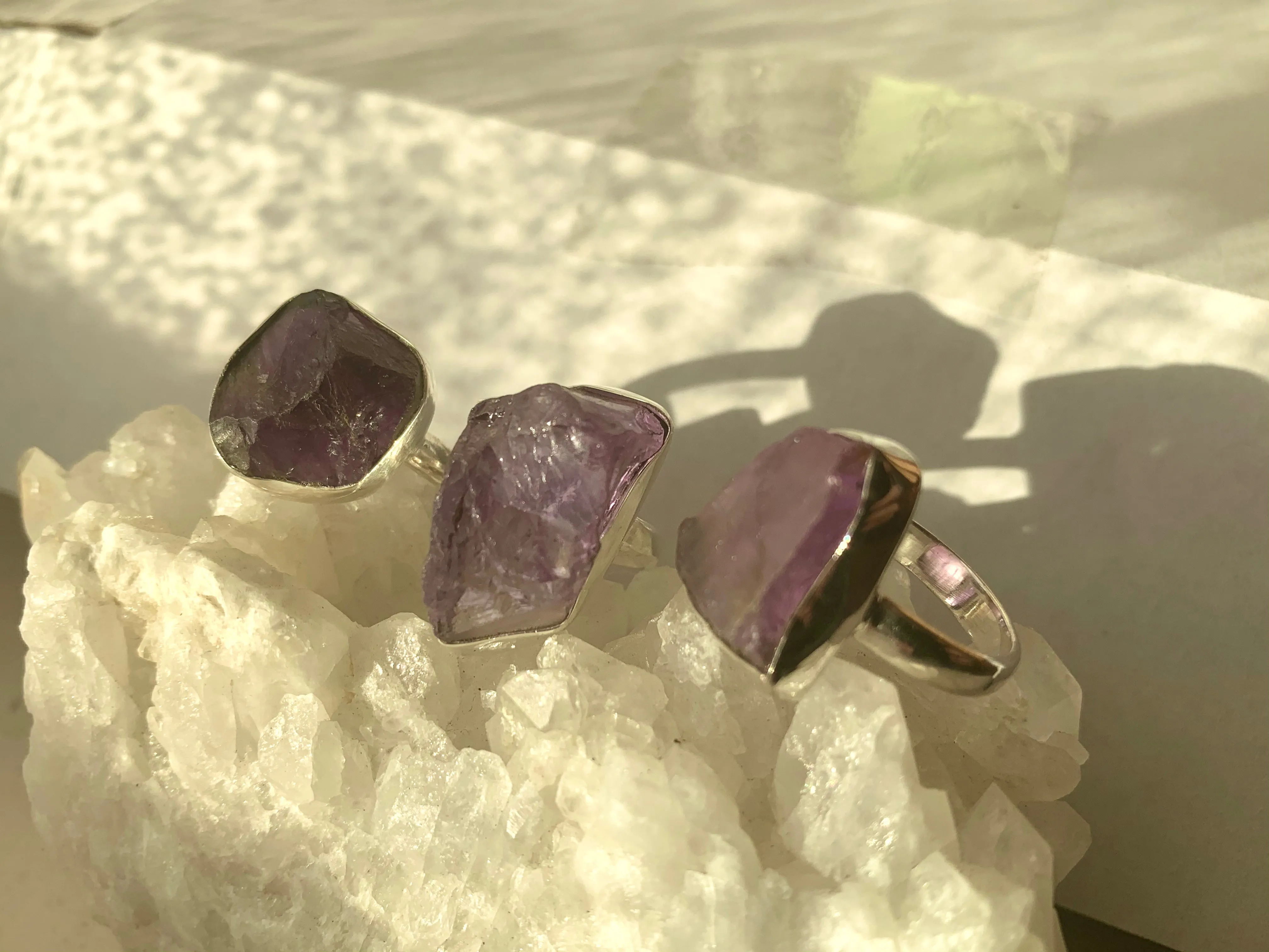 Raw Amethyst Akoni Ring - Freeform (US 6)