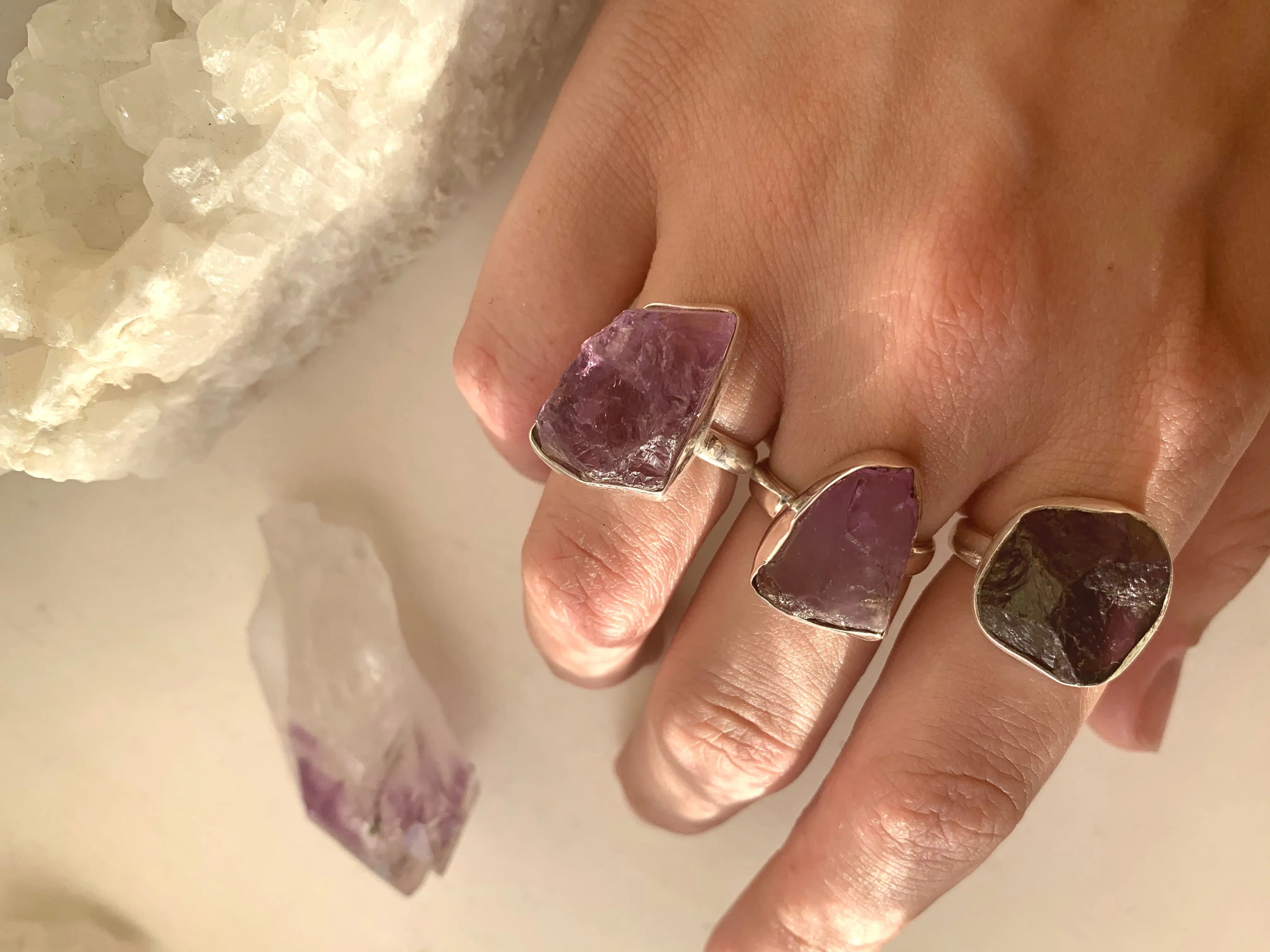 Raw Amethyst Akoni Ring - Freeform (US 6)