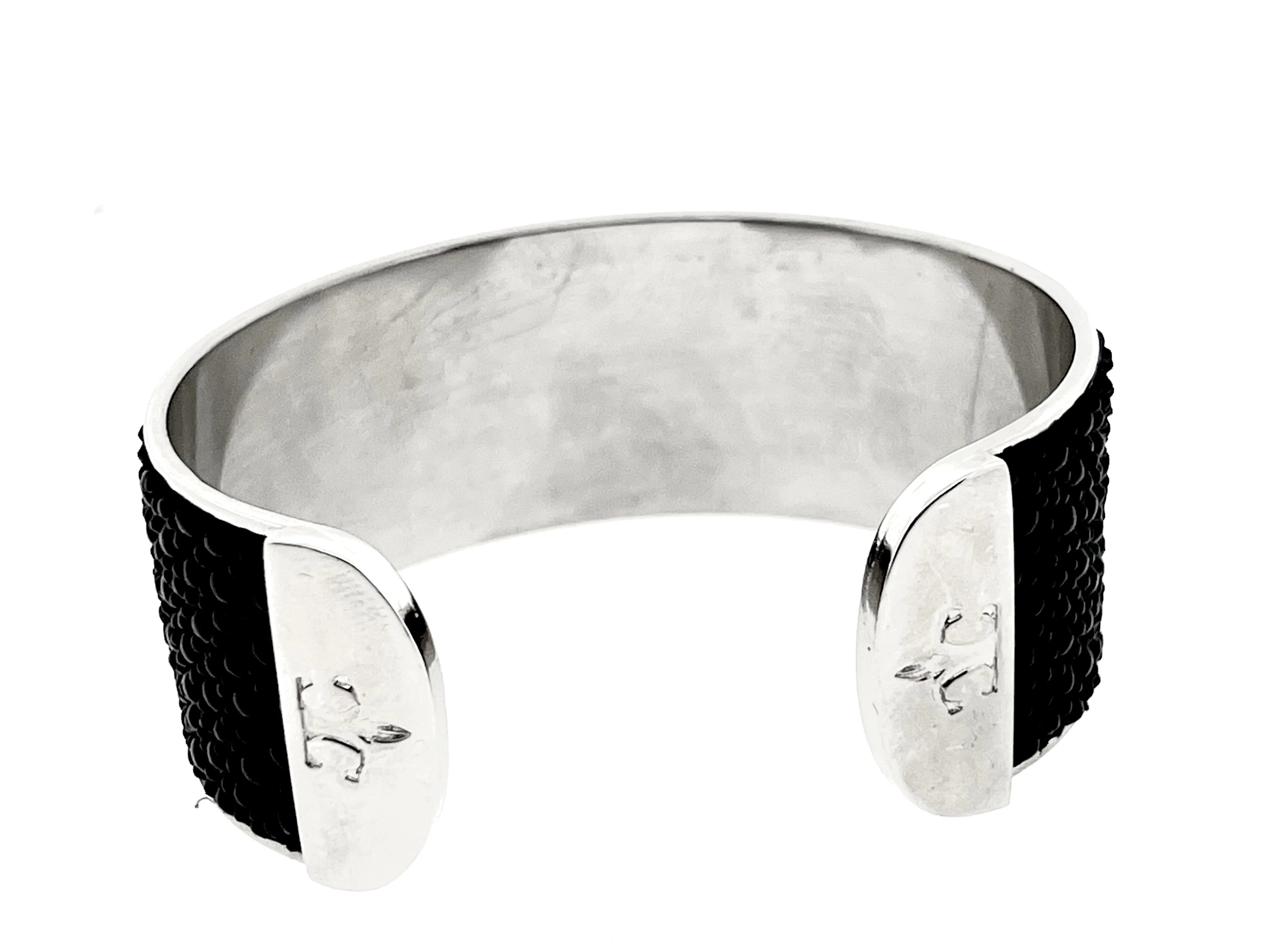 Rebel Stingray Cuff