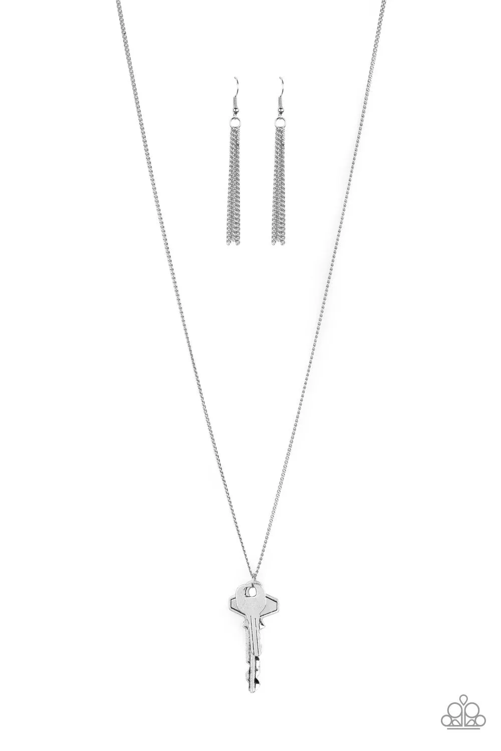 The Keynoter Silver Necklace Set